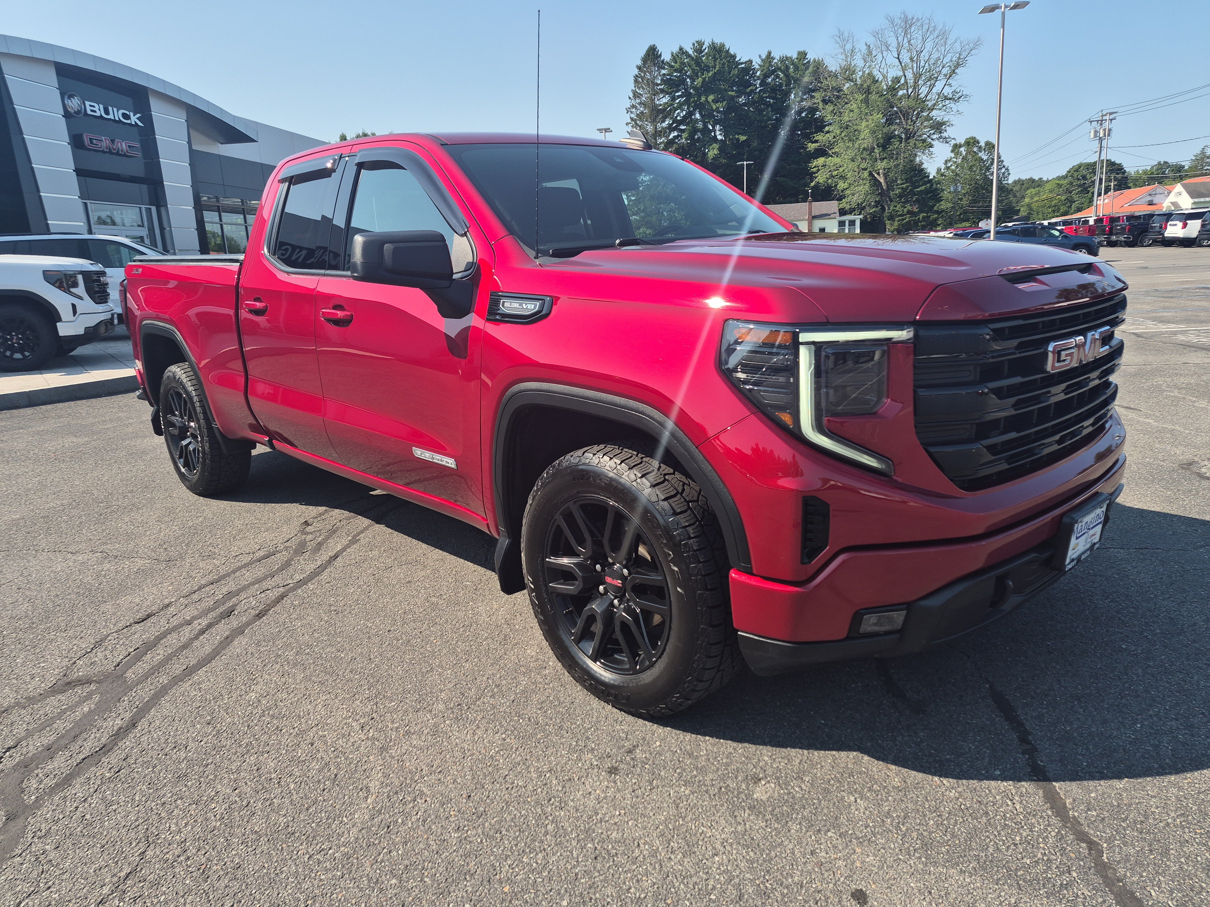 Used 2023 GMC Sierra 1500 Elevation AWD/4WD image 7