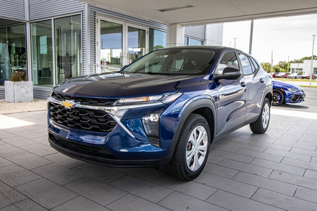 Used 2024 Chevrolet Trax LS FWD image 9