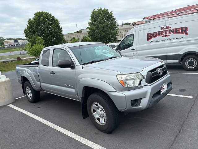 Used 2015 Toyota Tacoma 4x4 Access Cab w/ SR5 Package image 3