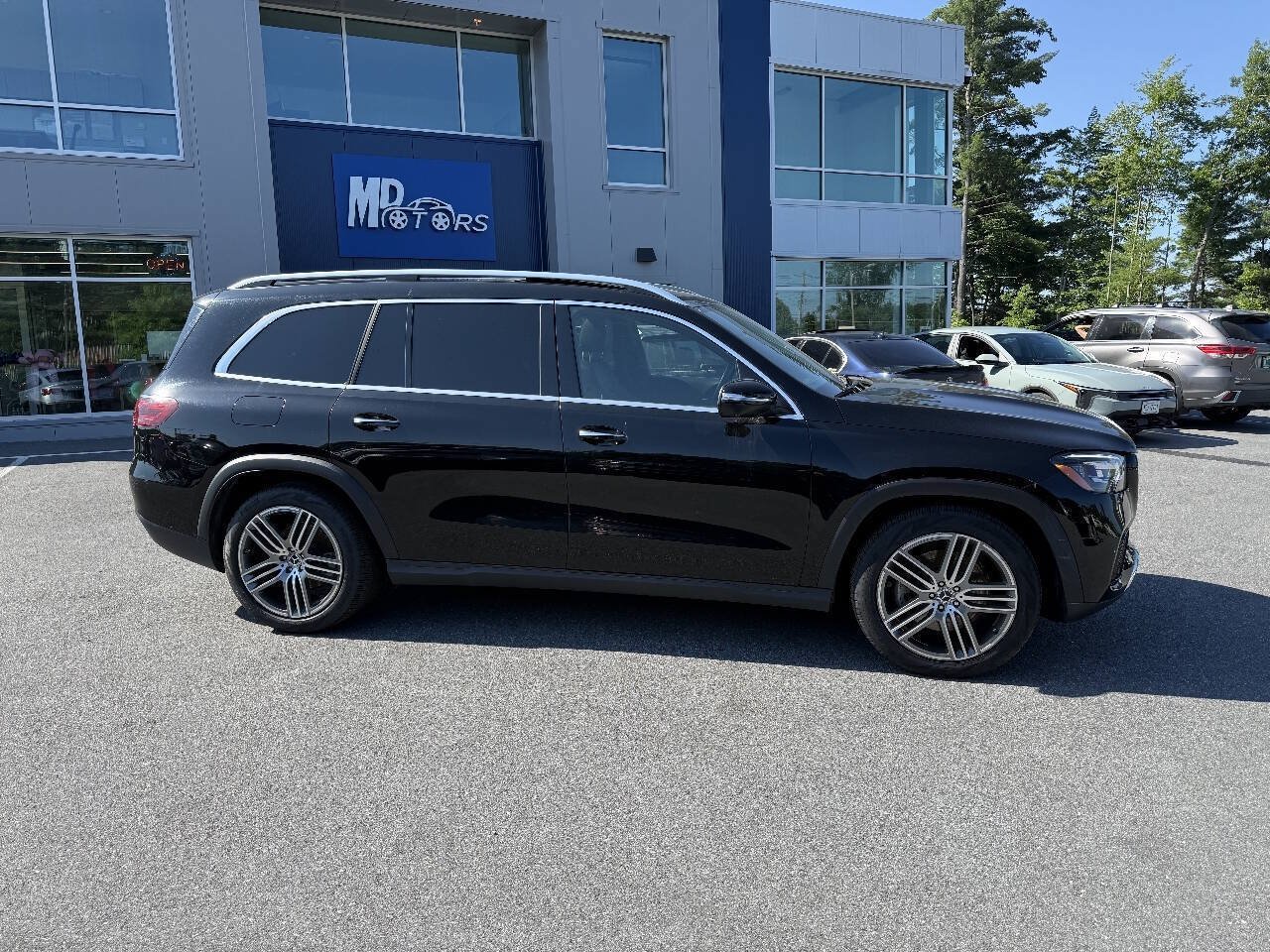 Used 2025 Mercedes-Benz GLS 450 4MATIC image 7