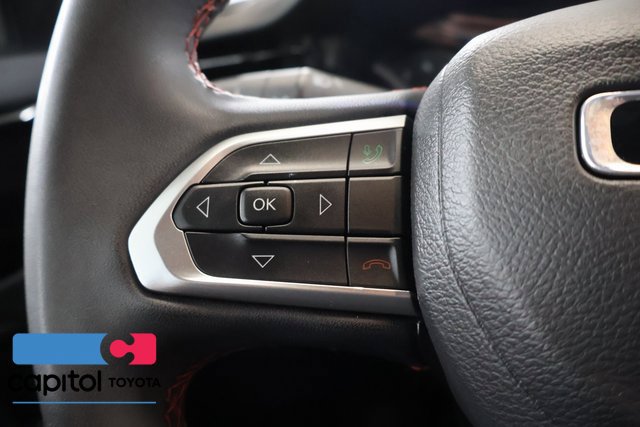 Used 2025 Jeep Compass Trailhawk AWD/4WD image 16