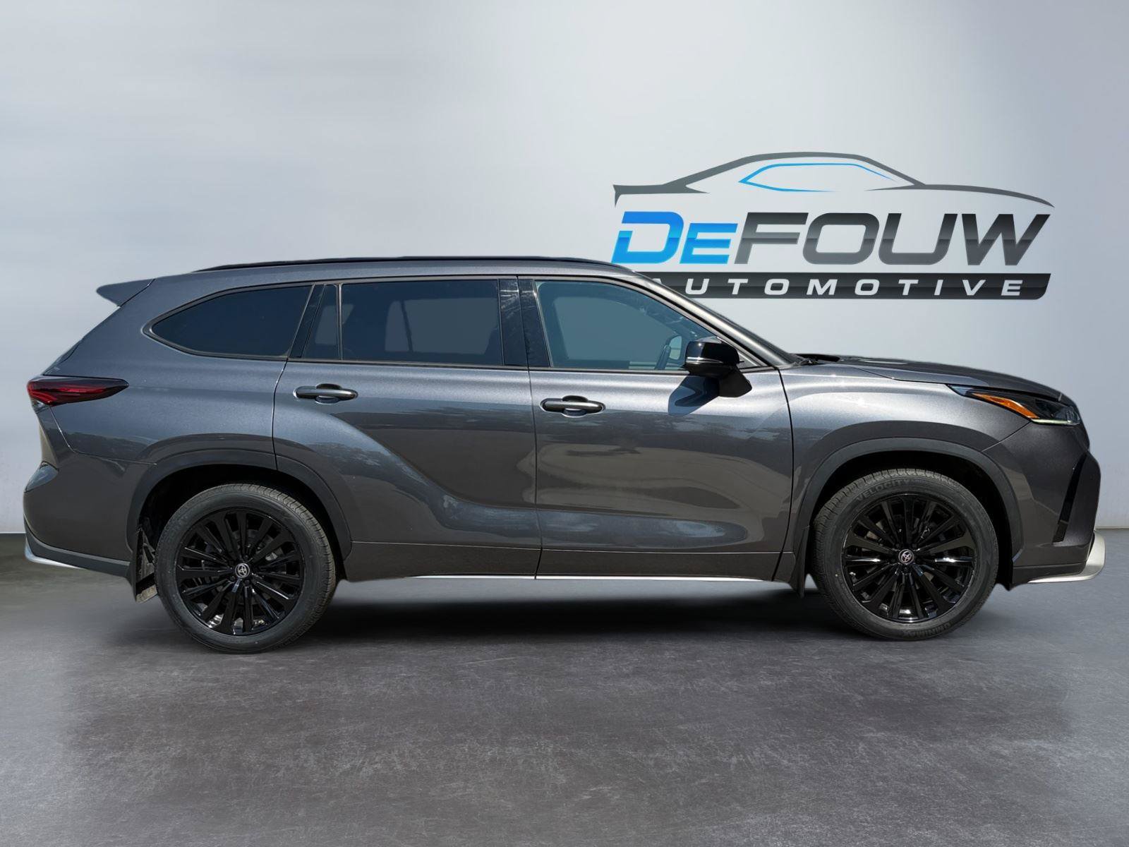 Used 2024 Toyota Highlander XSE AWD/4WD image 2