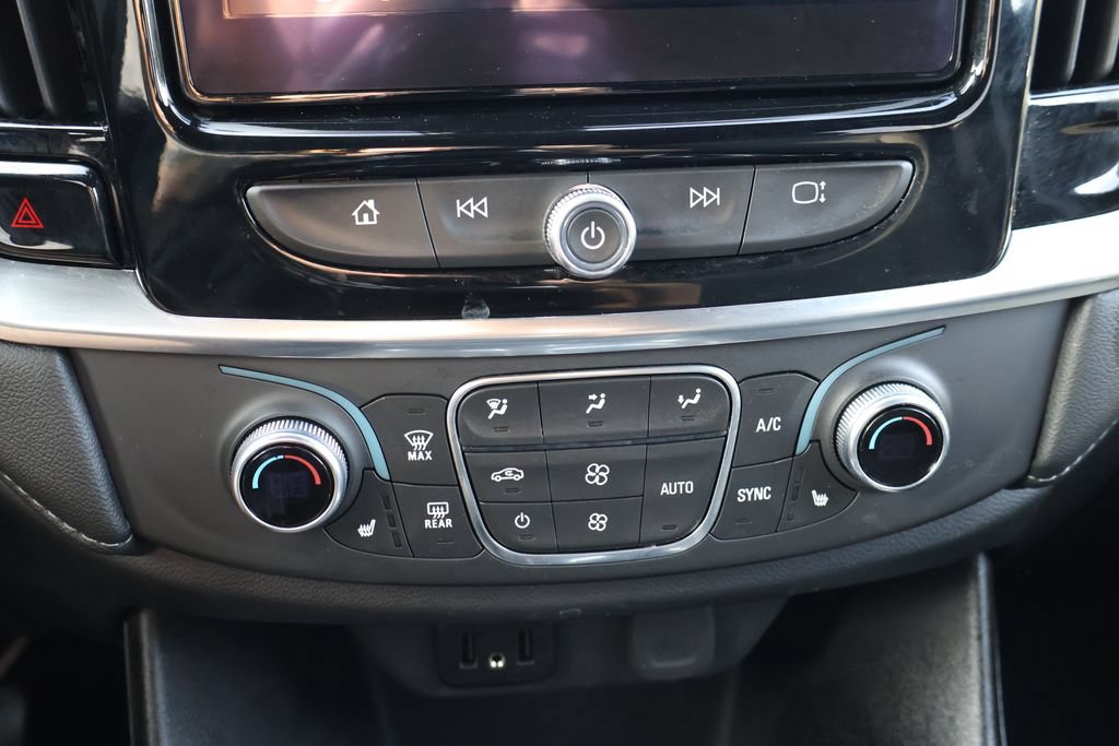Used 2023 Chevrolet Traverse LT FWD image 22