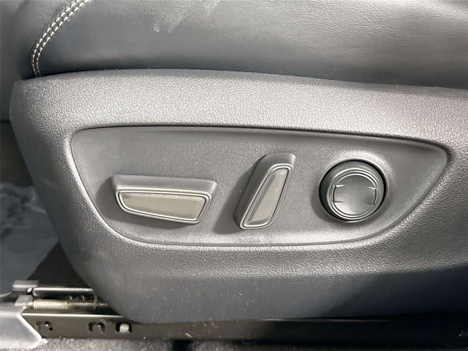 Certified 2020 Toyota RAV4 XLE Premium image 29