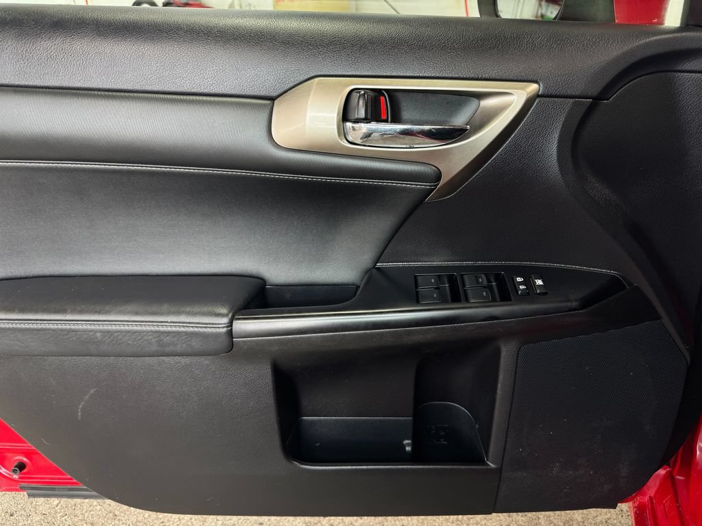 Used 2014 Lexus CT 200h FWD image 10