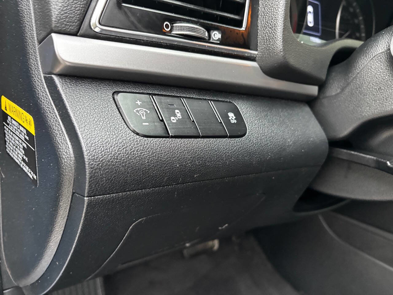 Used 2017 Hyundai Elantra Value Edition image 17