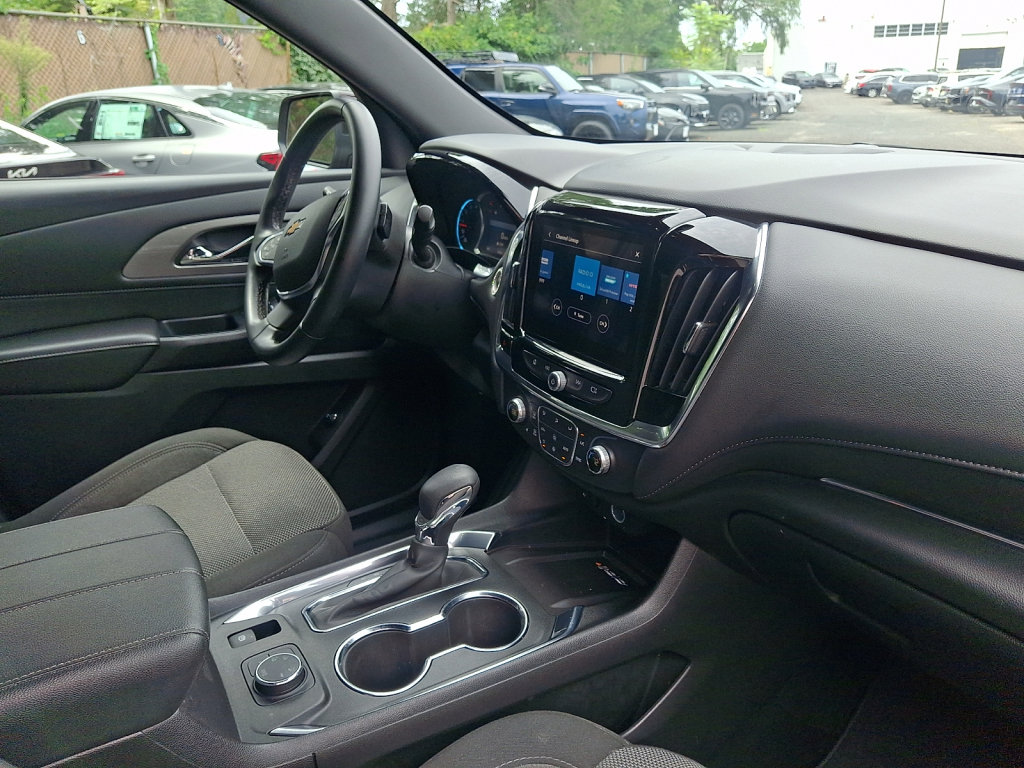 Used 2023 Chevrolet Traverse LT AWD/4WD image 16