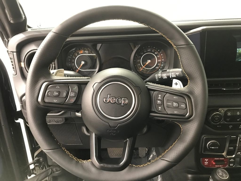 New 2025 Jeep Wrangler Unlimited Rubicon 392 image 11