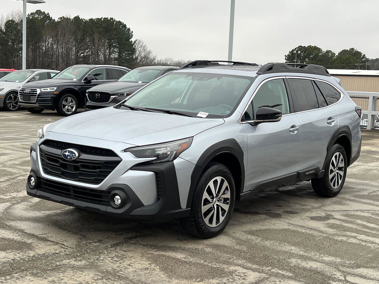 Used 2023 Subaru Outback Premium image 1