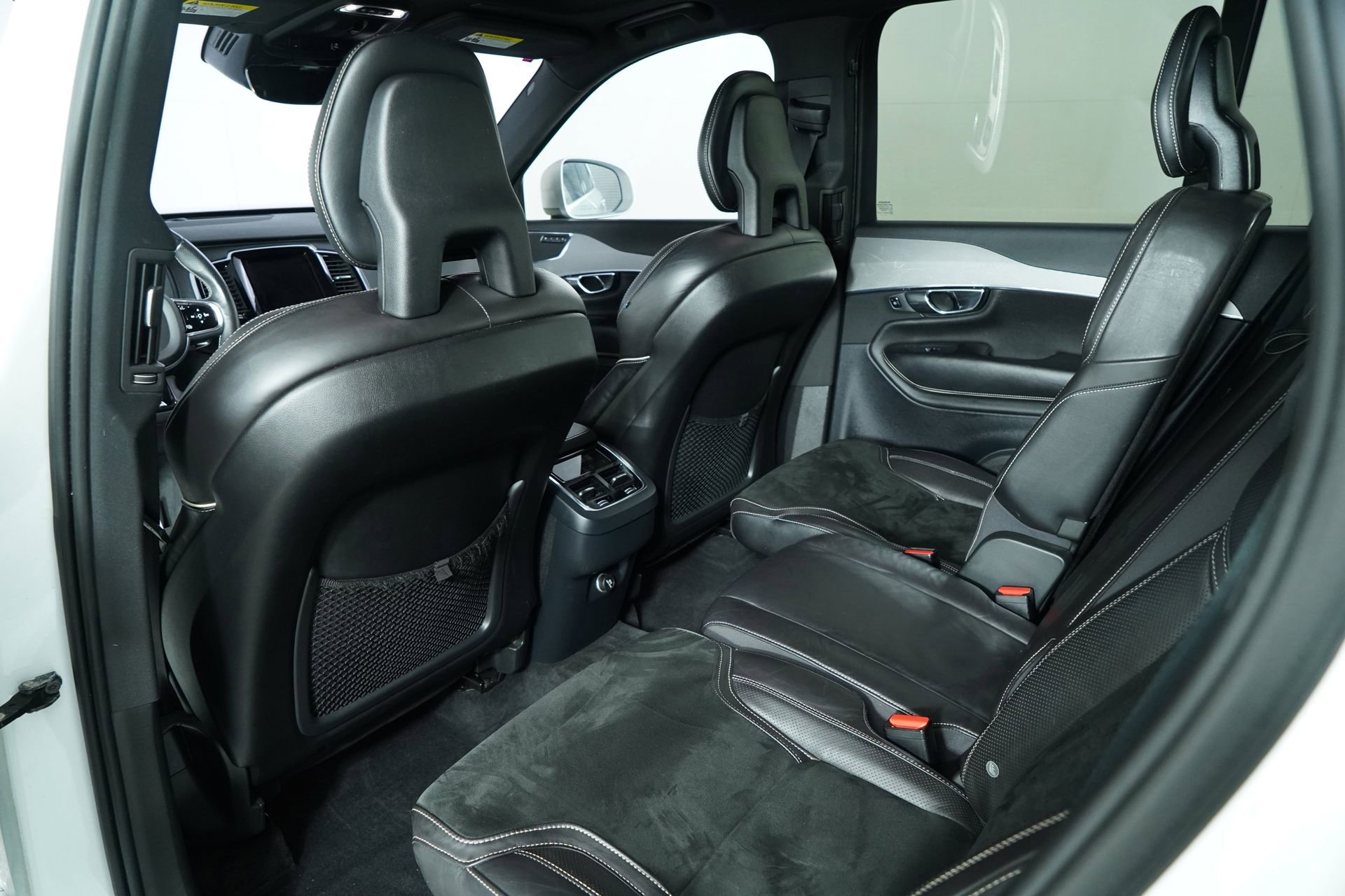 Used 2016 Volvo XC90 T6 R-Design w/ Protection Package Plus image 26