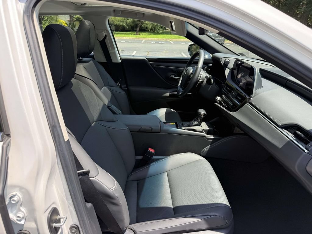 Used 2023 Lexus ES 350 w/ Premium Package FWD image 13