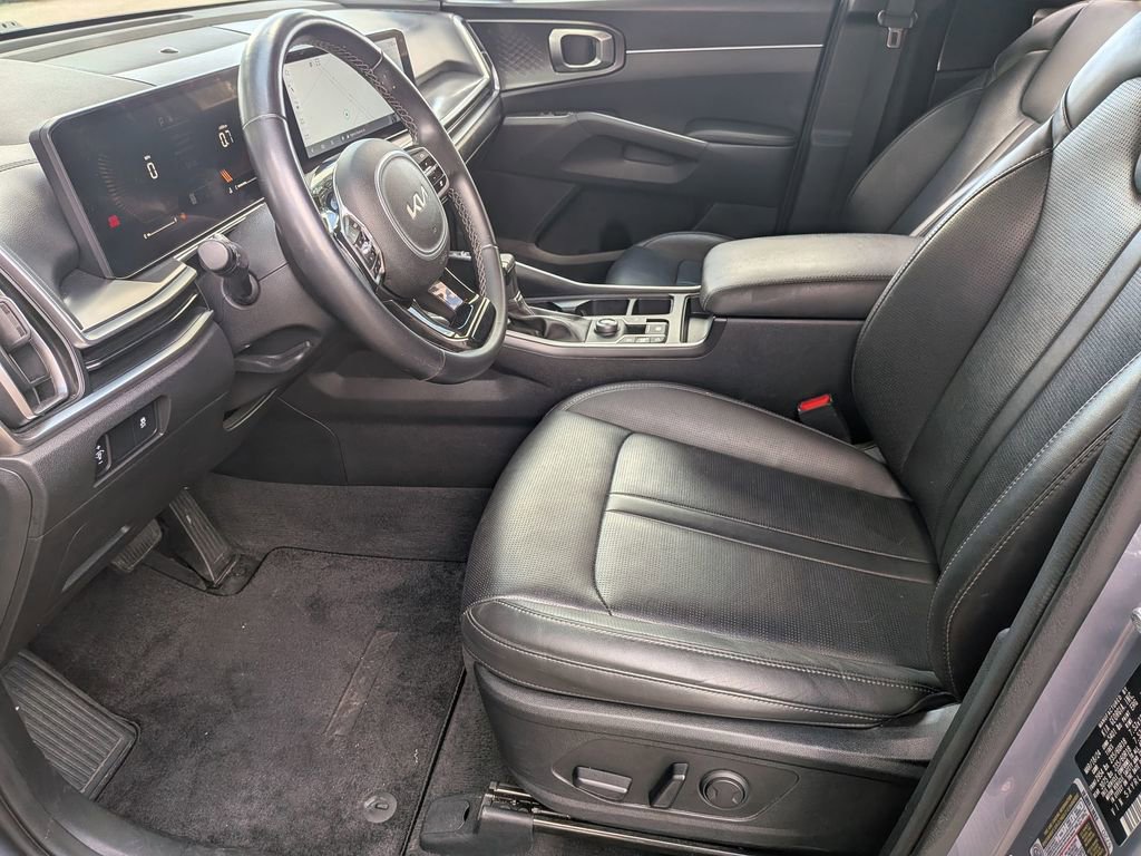 Used 2024 Kia Sorento S image 13