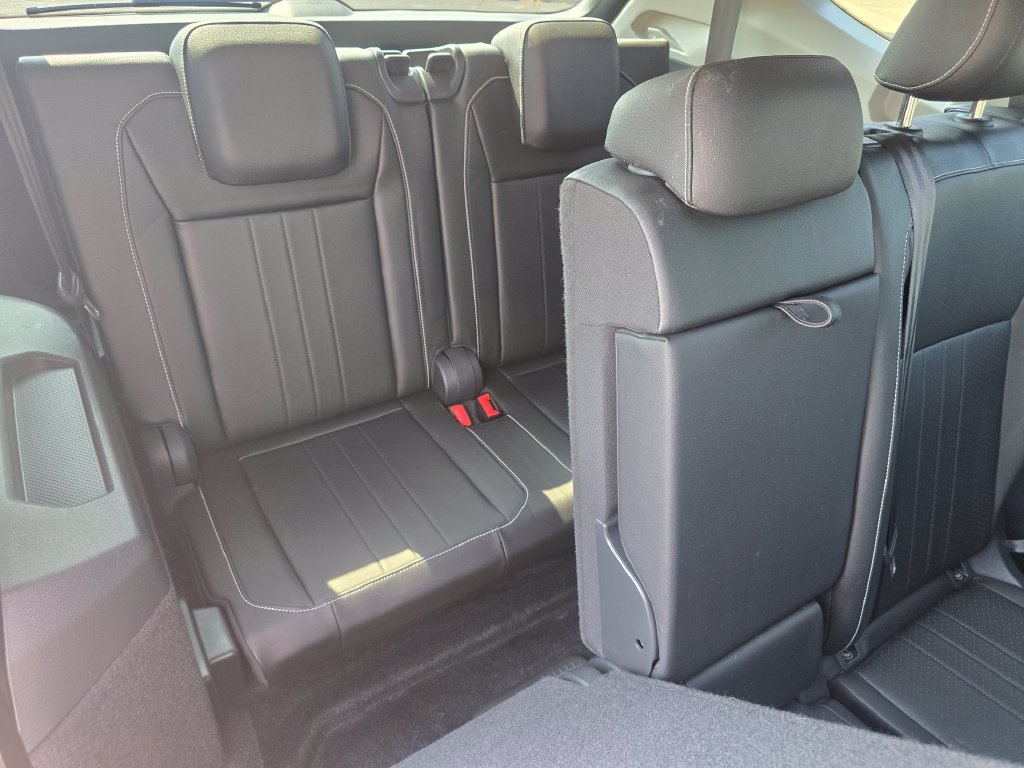 Used 2023 Volkswagen Tiguan SE FWD image 19