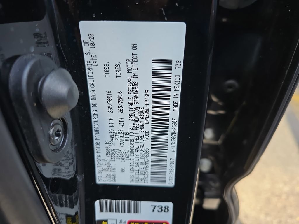 Certified 2021 Toyota Tacoma TRD Off-Road AWD/4WD image 36