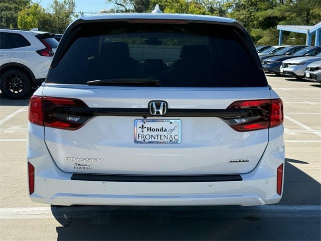 Certified 2025 Honda Odyssey Touring image 5