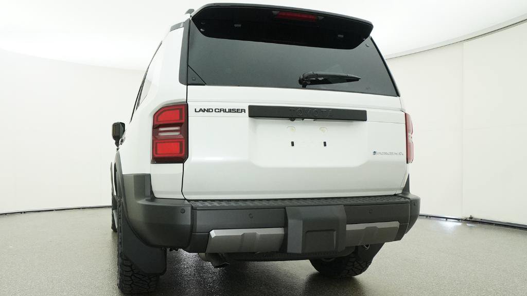 New 2027 Toyota XLT RWD image 25