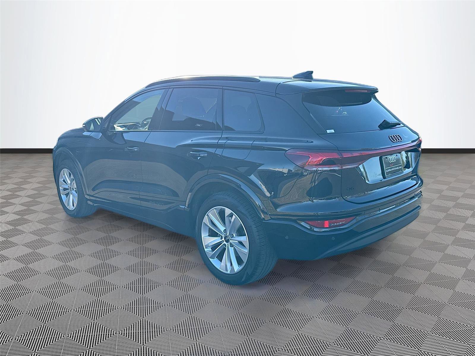 Used 2025 Audi Q6 e-tron Premium Plus w/ Premium Plus image 5