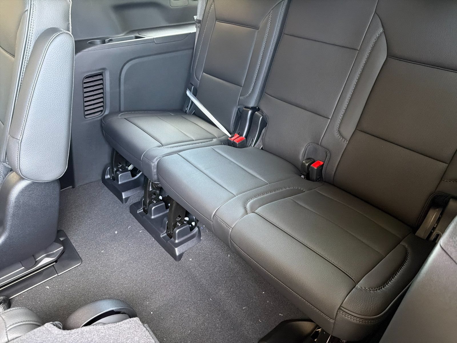 New 2026 GMC Yukon XL Denali w/ Denali Reserve Package RWD image 16