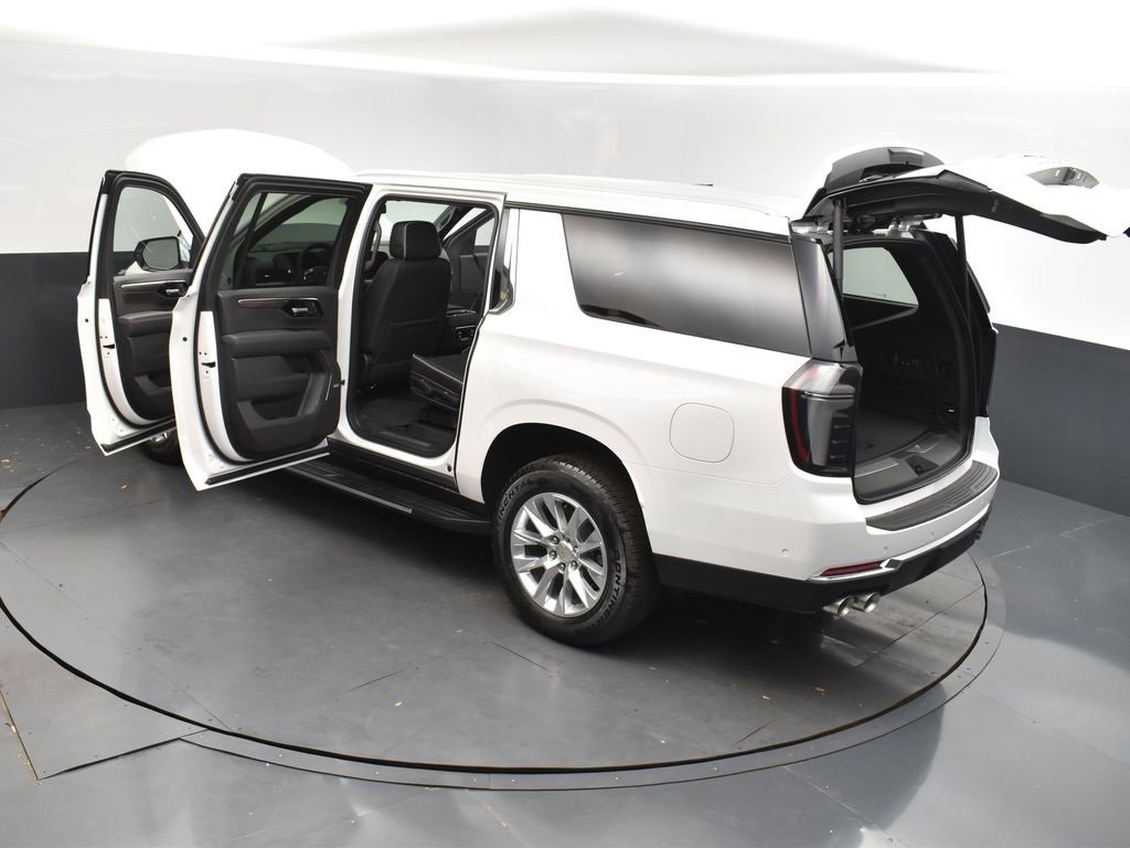 New 2025 Chevrolet Suburban Premier image 2