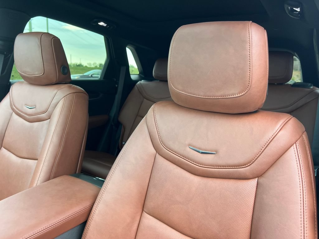 New 2026 Cadillac XT5 Sportv w/ LPO, Floor Liner Package AWD/4WD image 12