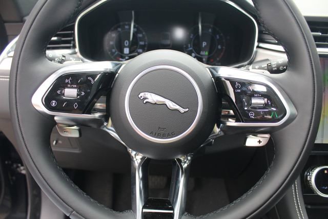 New 2026 Jaguar F-PACE R-Dynamic S image 17