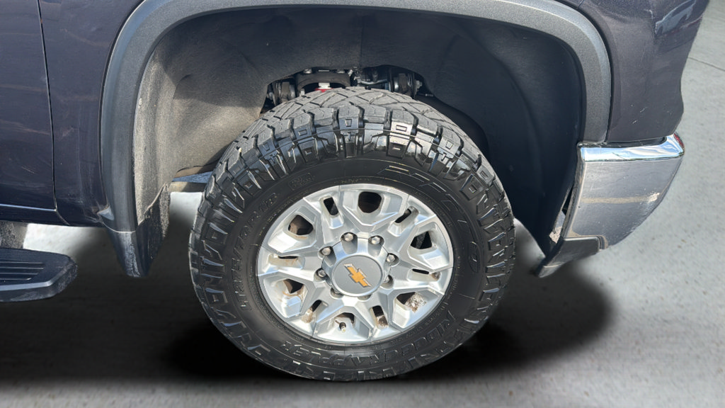 Used 2024 Chevrolet Silverado 2500 LTZ w/ LTZ Plus Package AWD/4WD image 24