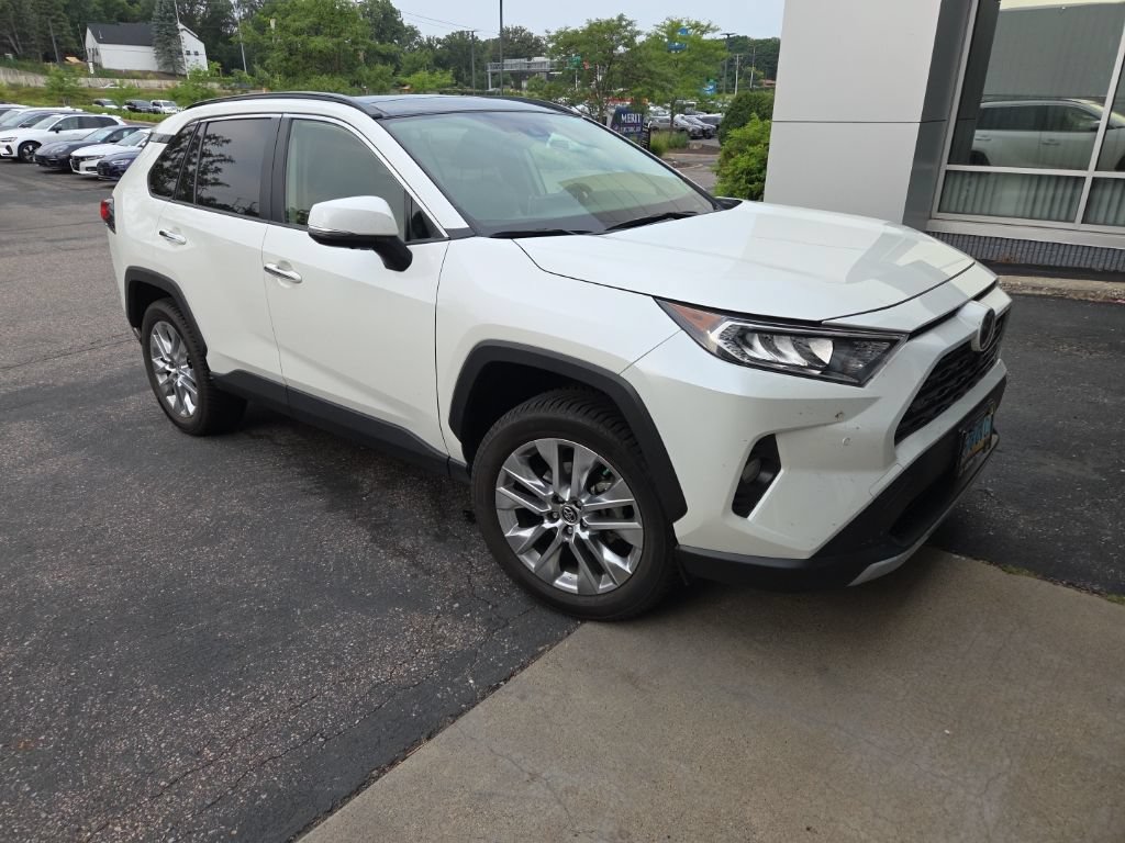 Used 2019 Toyota RAV4 Limited w/ Advanced Technology Package AWD/4WD image 26