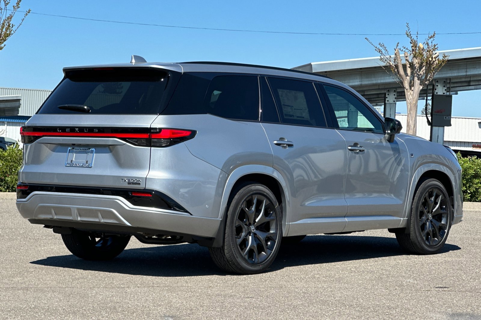 New 2026 Lexus TX 500h AWD image 4