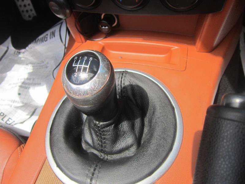 Used 2006 MAZDA MX-5 Miata Grand Touring RWD image 10