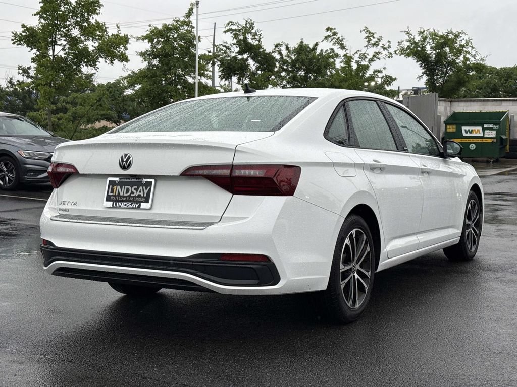 Certified 2024 Volkswagen Jetta Sport FWD image 5