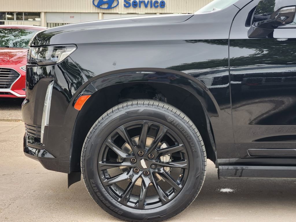 Used 2024 Cadillac Escalade ESV Sport Platinum w/ LPO, ONYX Package AWD/4WD image 9