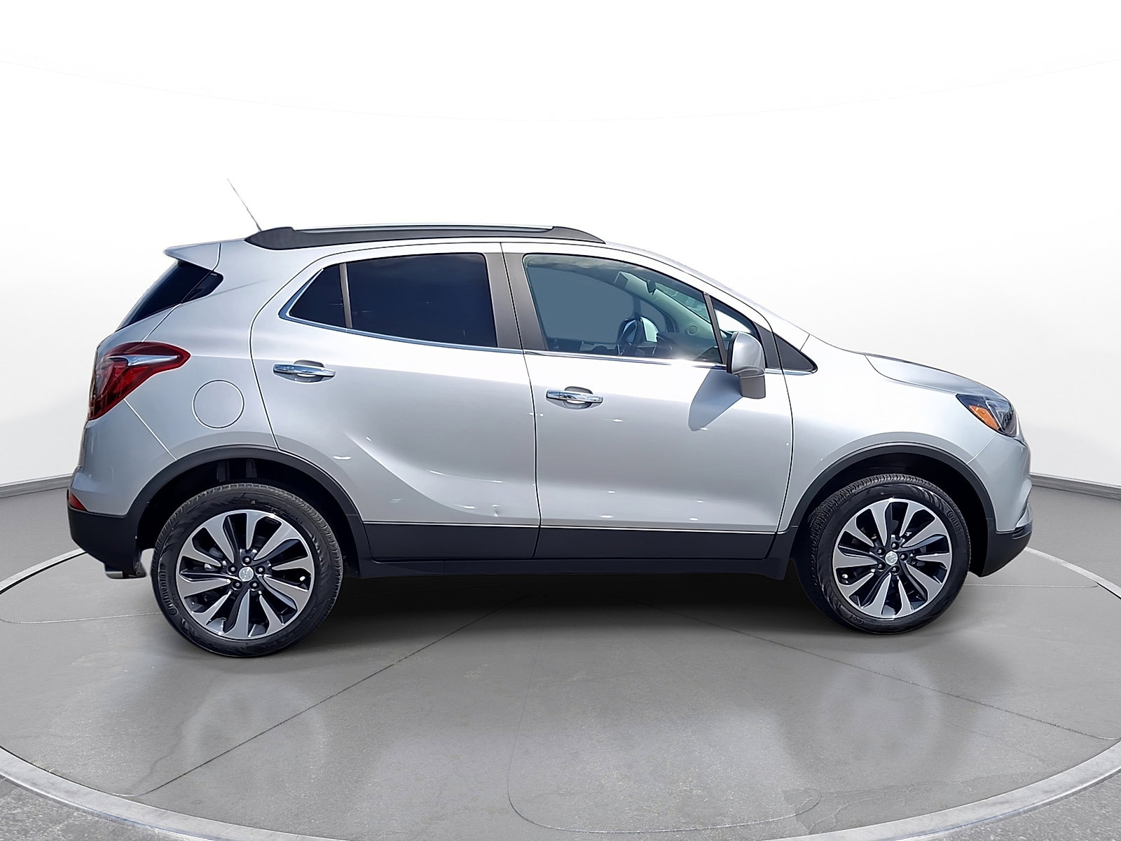 Used 2021 Buick Encore Preferred AWD/4WD image 9