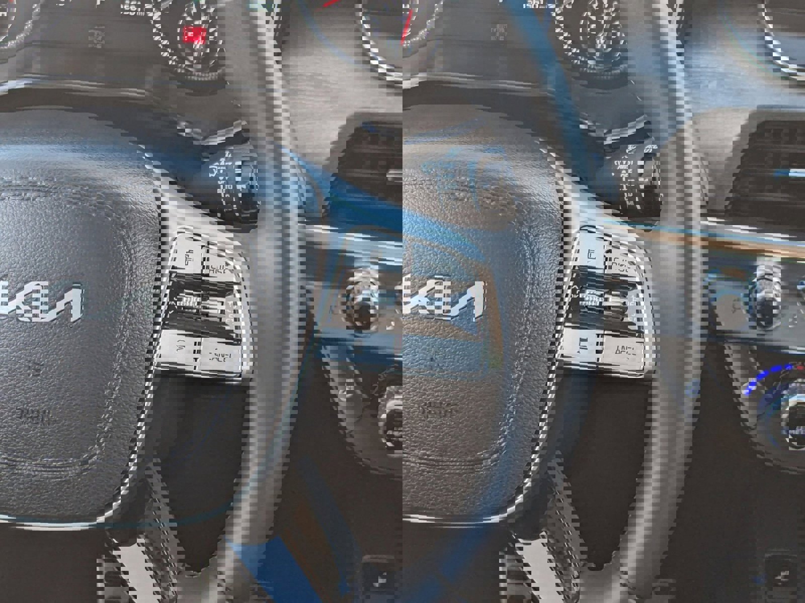 Used 2022 Kia Telluride SX w/ SX Prestige Package image 21