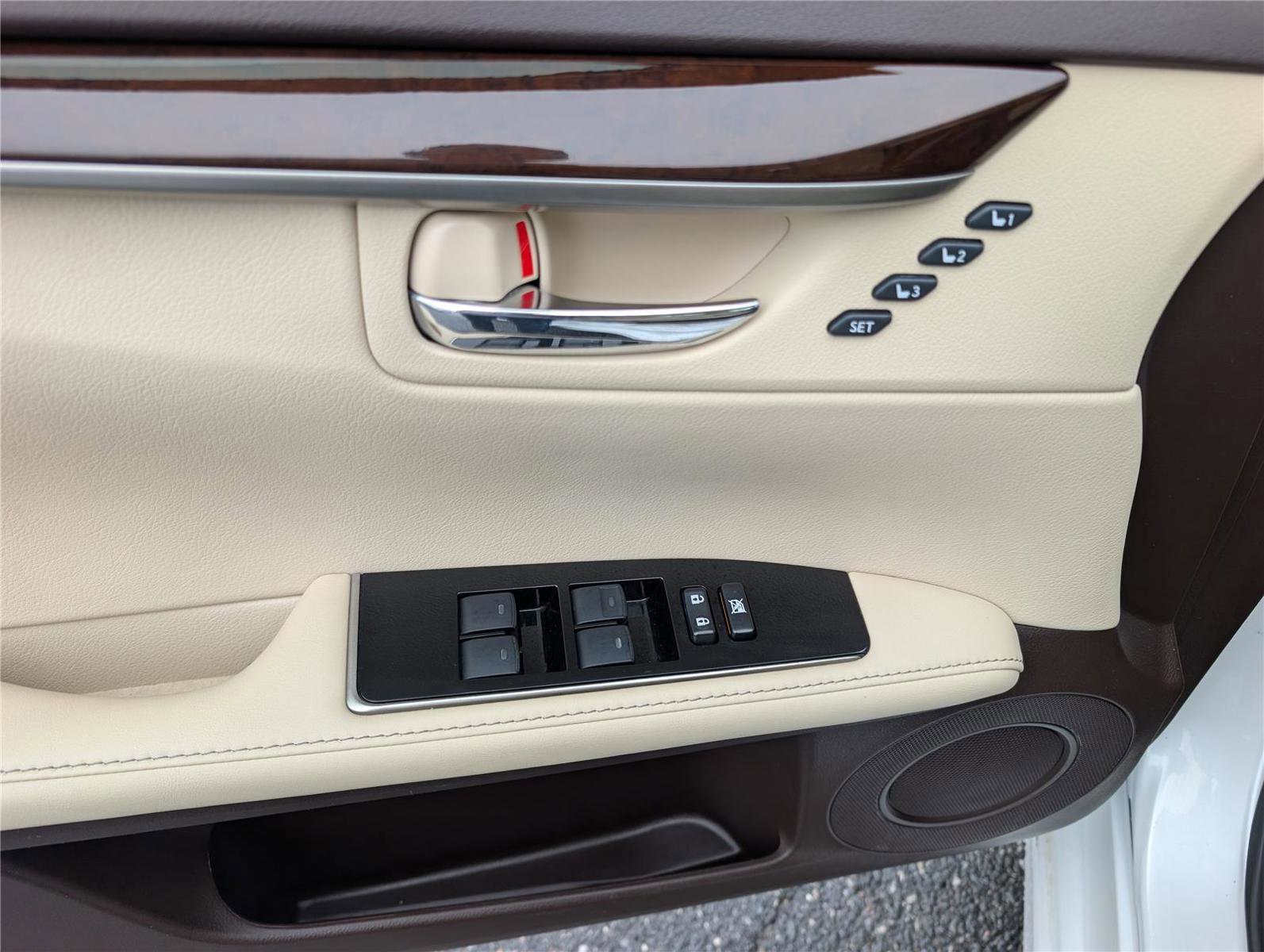 Used 2016 Lexus ES 350 image 19