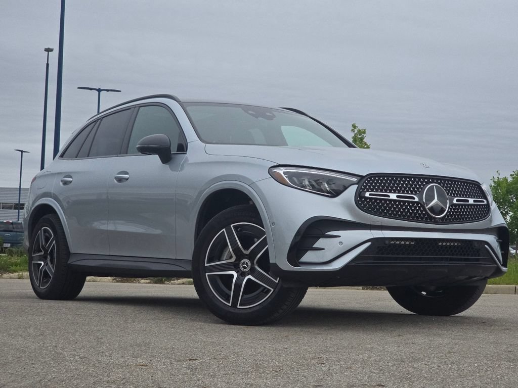 Used 2026 Mercedes-Benz GLC 300 4MATIC image 1