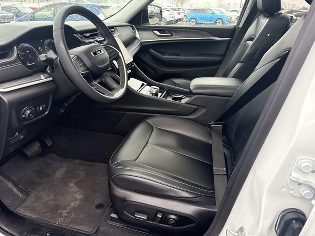 Used 2023 Jeep Grand Cherokee Limited w/ Black Appearance Package image 21