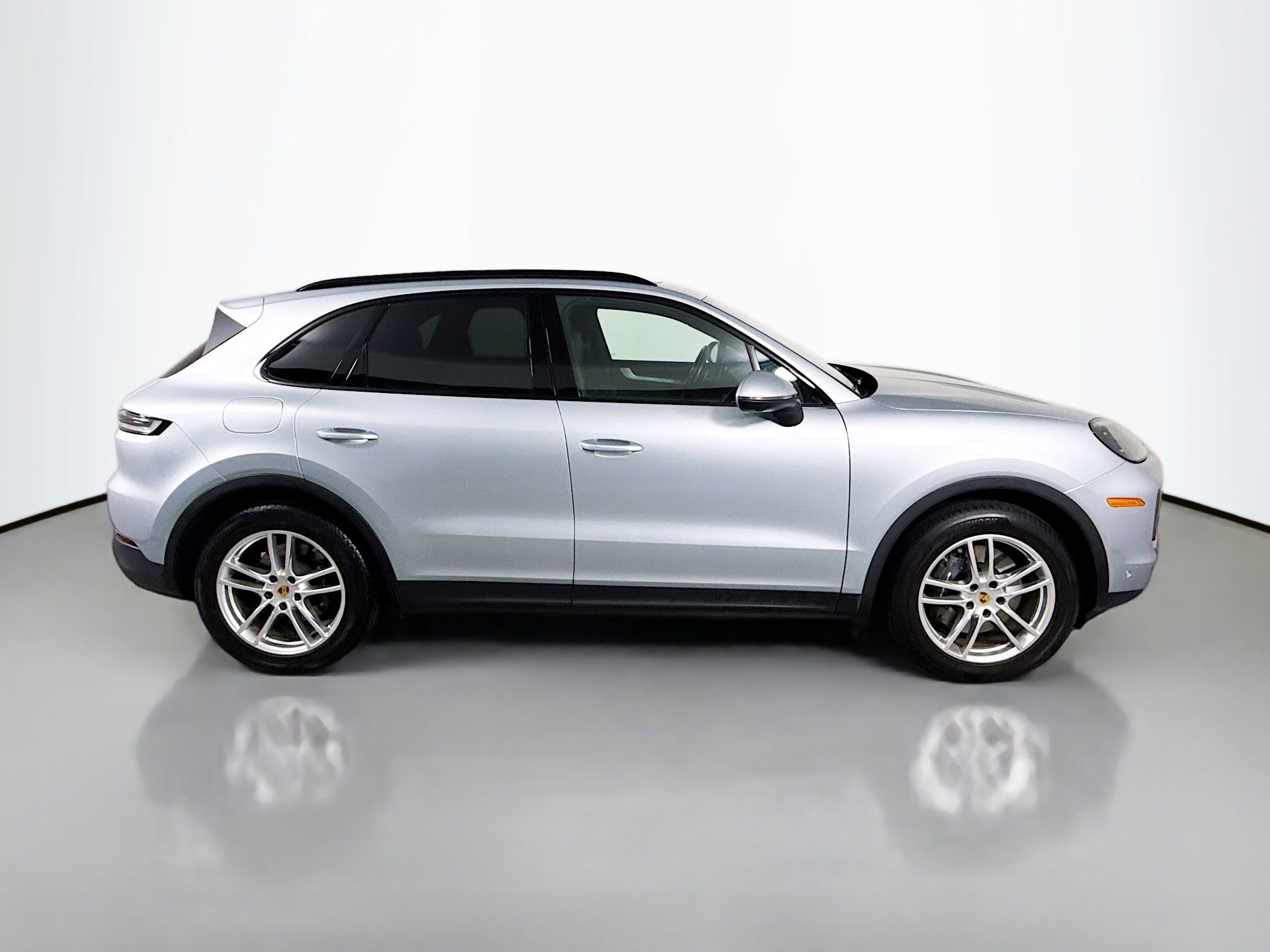 Certified 2024 Porsche Cayenne AWD/4WD image 8