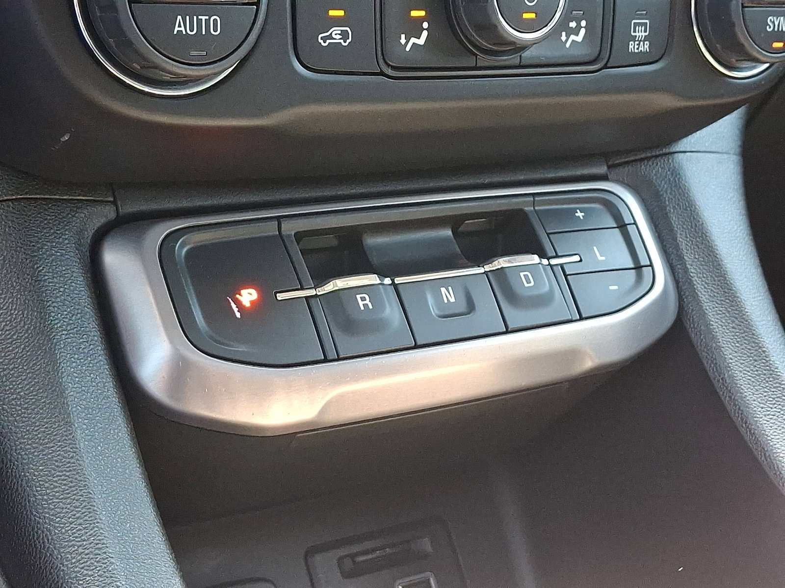 Used 2020 GMC Acadia AT4 w/ LPO, Floor Liner Package AWD/4WD image 16