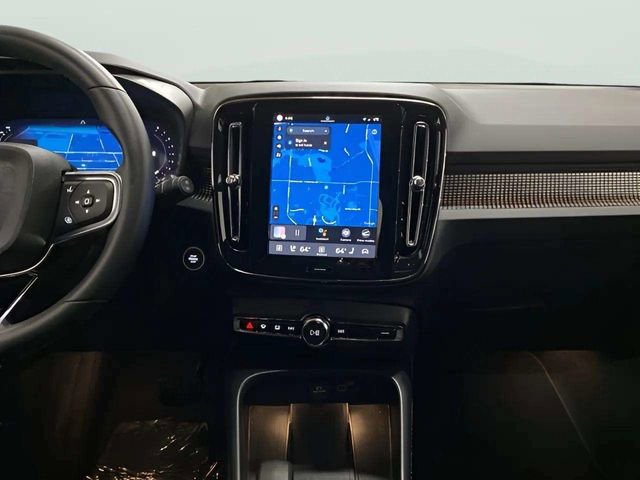 Used 2025 Volvo XC40 B5 Plus AWD/4WD image 15