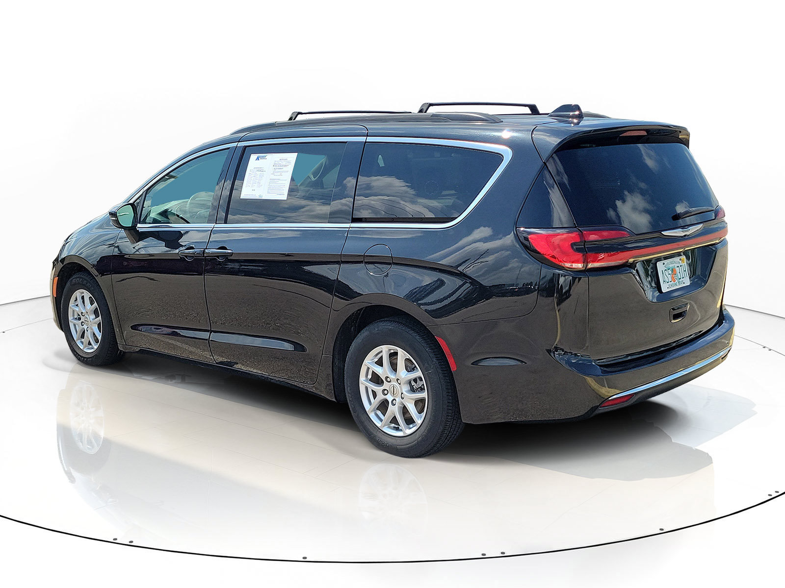 Used 2022 Chrysler Pacifica Touring-L FWD image 4