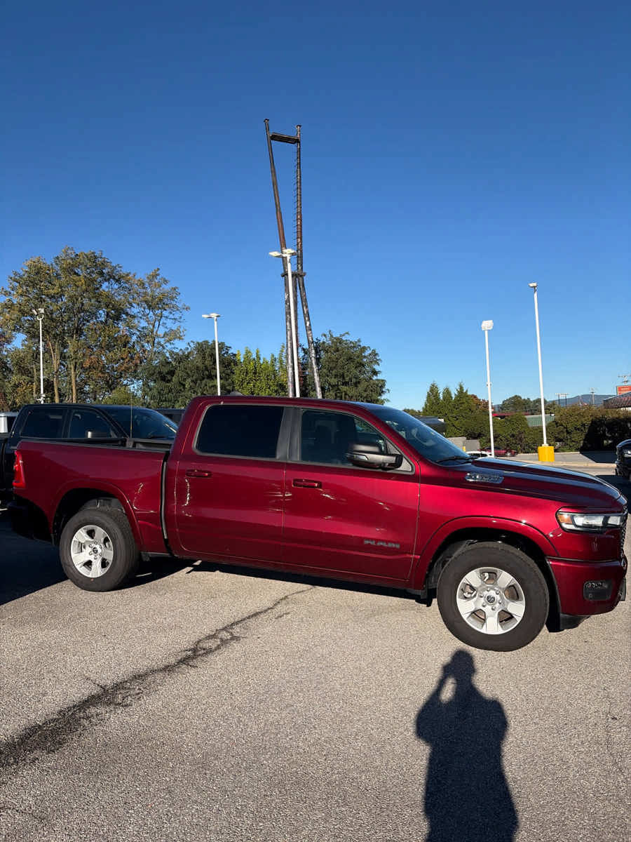 Used 2025 RAM 1500 Big Horn AWD/4WD image 17