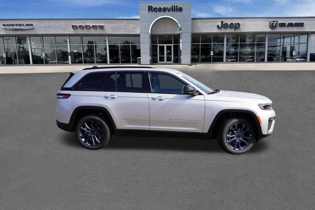 New 2026 Jeep Grand Cherokee Limited AWD/4WD image 2