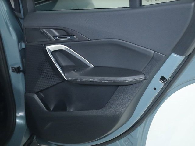 Used 2025 BMW X2 xDrive28i AWD/4WD image 36