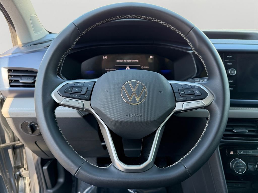 Used 2024 Volkswagen Taos SE image 19