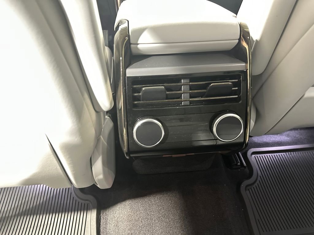 Used 2023 Land Rover Range Rover Sport SE image 17