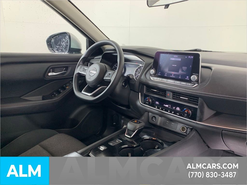 Used 2024 Nissan Rogue SV image 31