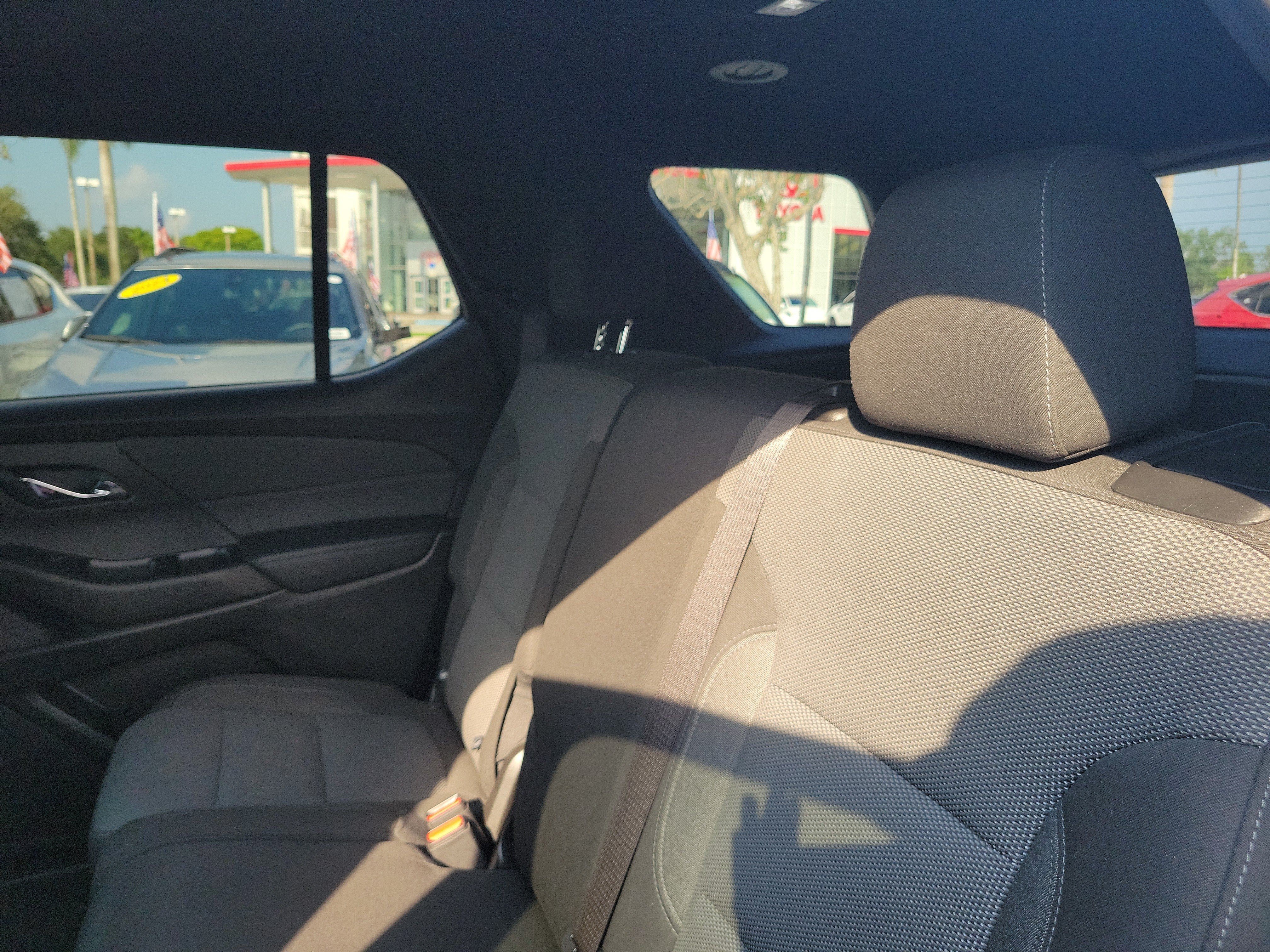 Used 2023 Chevrolet Traverse LT FWD image 15