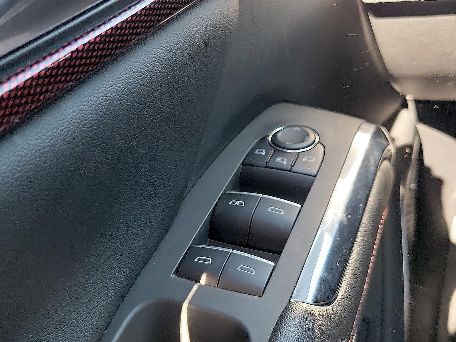 Used 2025 Chevrolet Traverse RS w/ LPO, Floor Liner Package FWD image 14