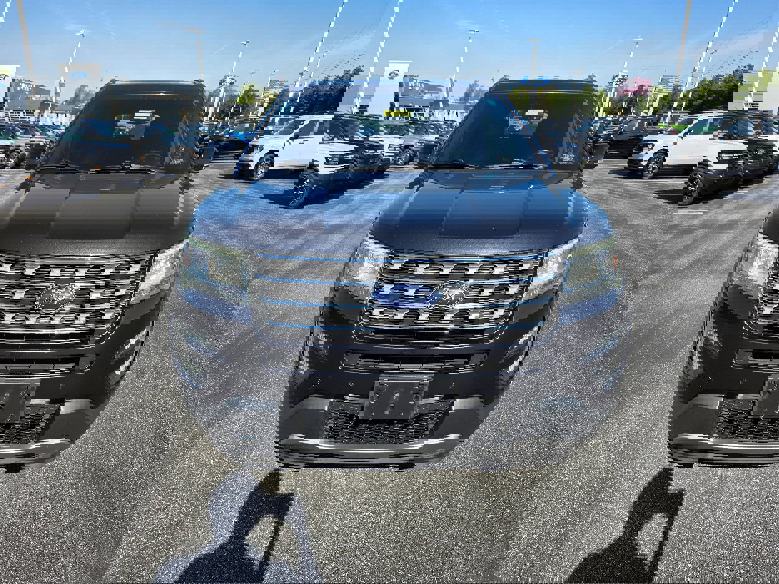 Used 2017 Ford Explorer XLT w/ Equipment Group 202A AWD/4WD image 8