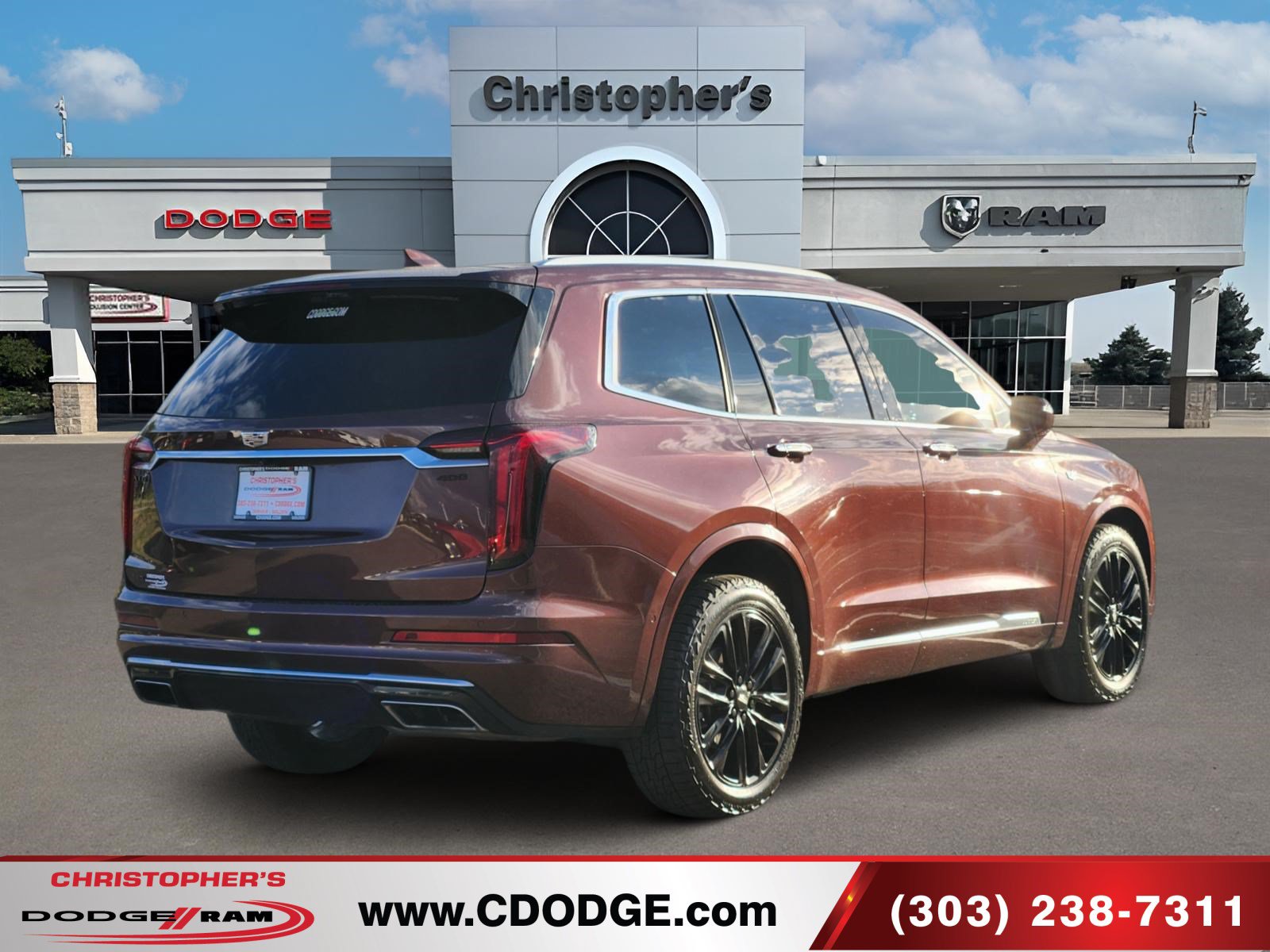 Used 2022 Cadillac XT6 Premium Luxury w/ Platinum Package AWD/4WD image 3